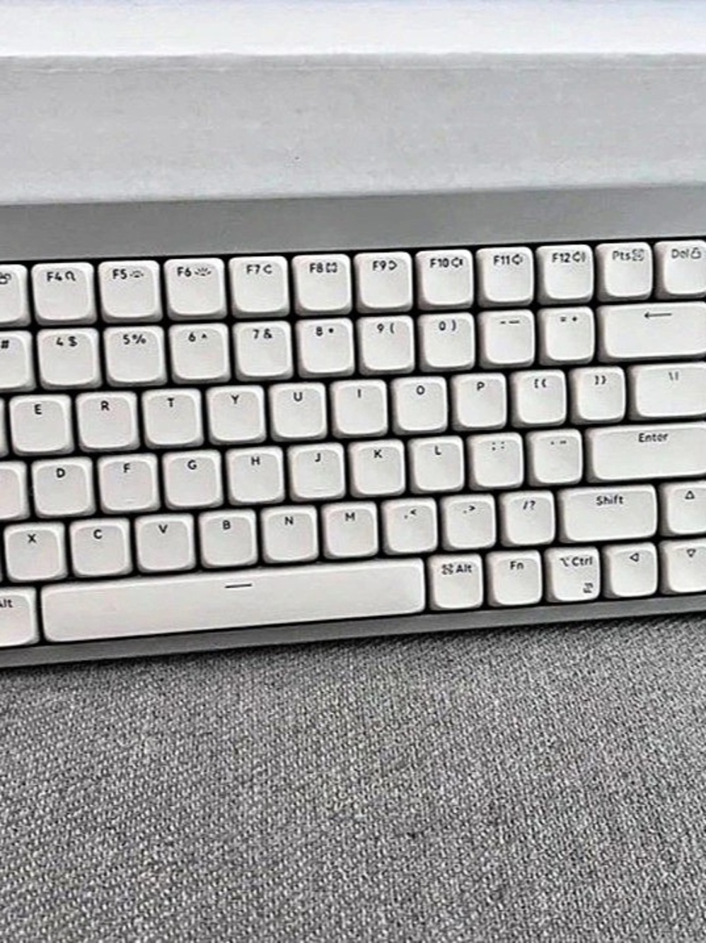 Lofree Flow Lite 100 Wireless Rechargeable Keyboard Gray/White @Macys for >$300
